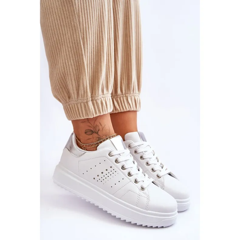 Chaussures de sport pour femmes blanches et argentées Be First!