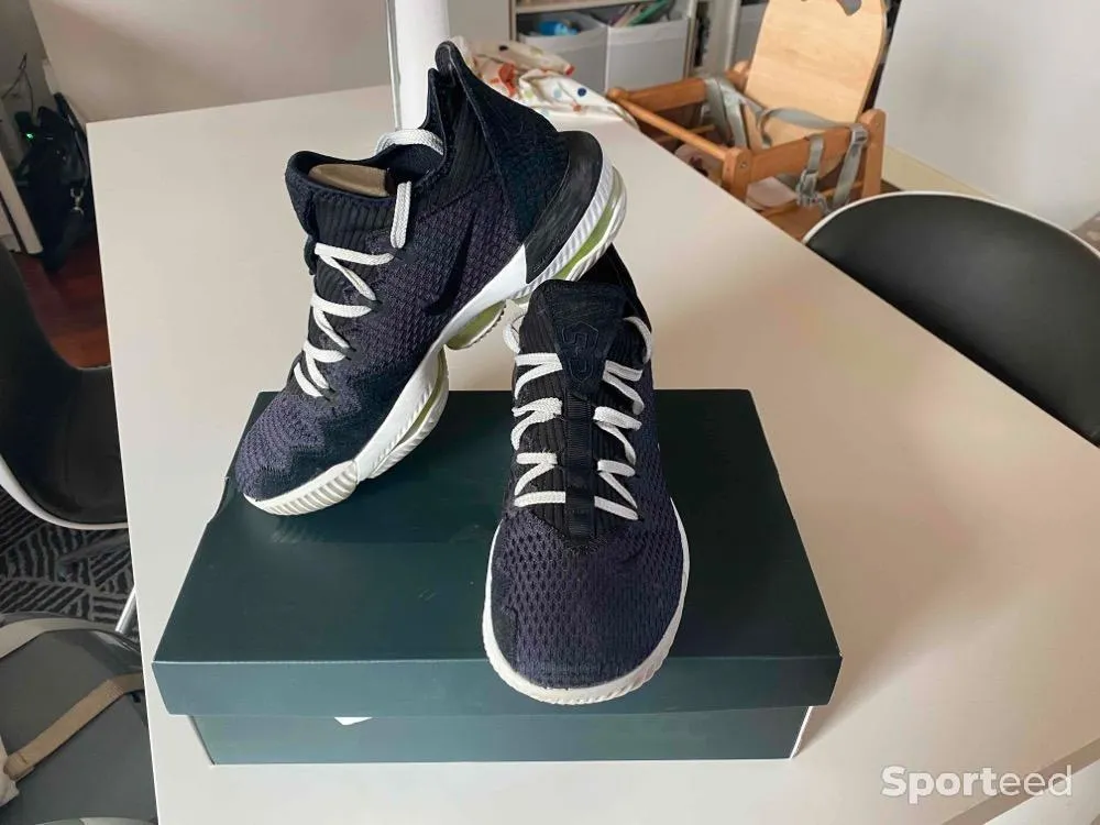 Chaussures Nike basket Lebron 16 low d'occasion Ajouté le : 04/08/2022