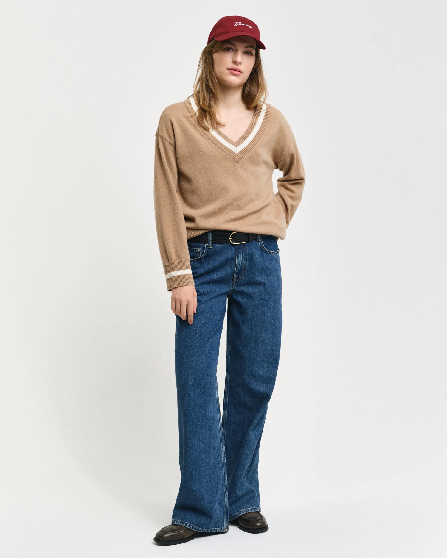 Pull col V contrastant en laine d'agneau ultrafine