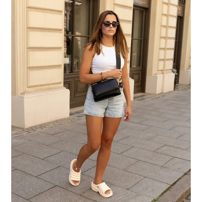 Tongs Amina massives beiges